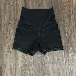 Just USA size 28 black maternity shorts
